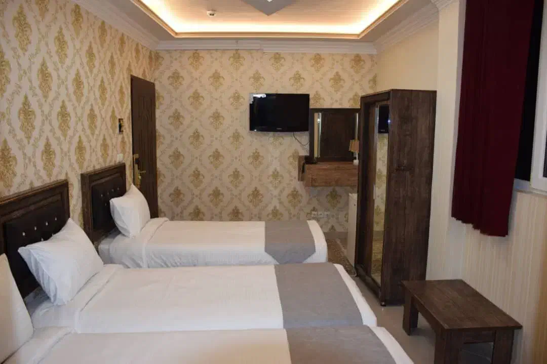 مشهد باقطار آذر ماه هر تاریخی شما بخواین|تور و چارتر|بروجرد, |دیوار