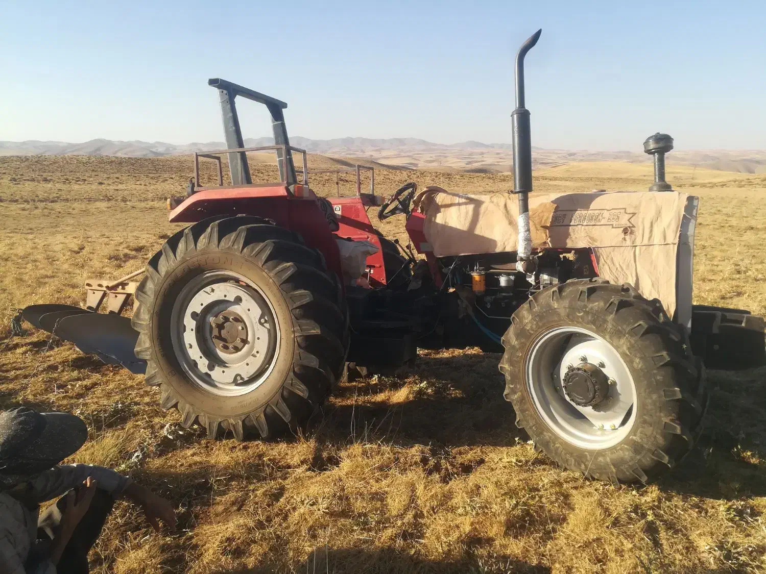 تراکتور|خودرو سنگین|دیواندره, |دیوار