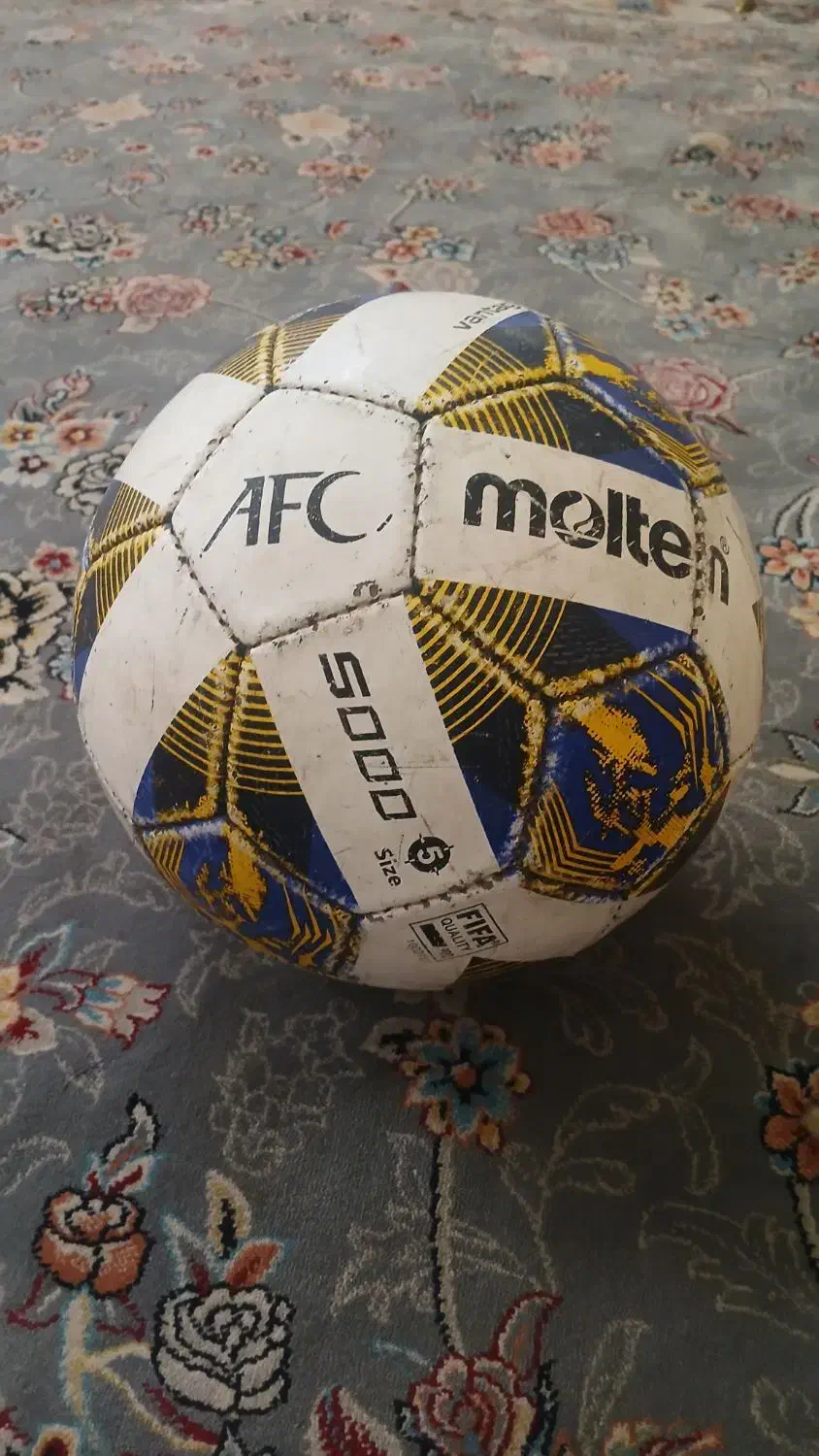 توپ فوتبال سالم وخوب|ورزشهای توپی|قم, محمد آباد|دیوار