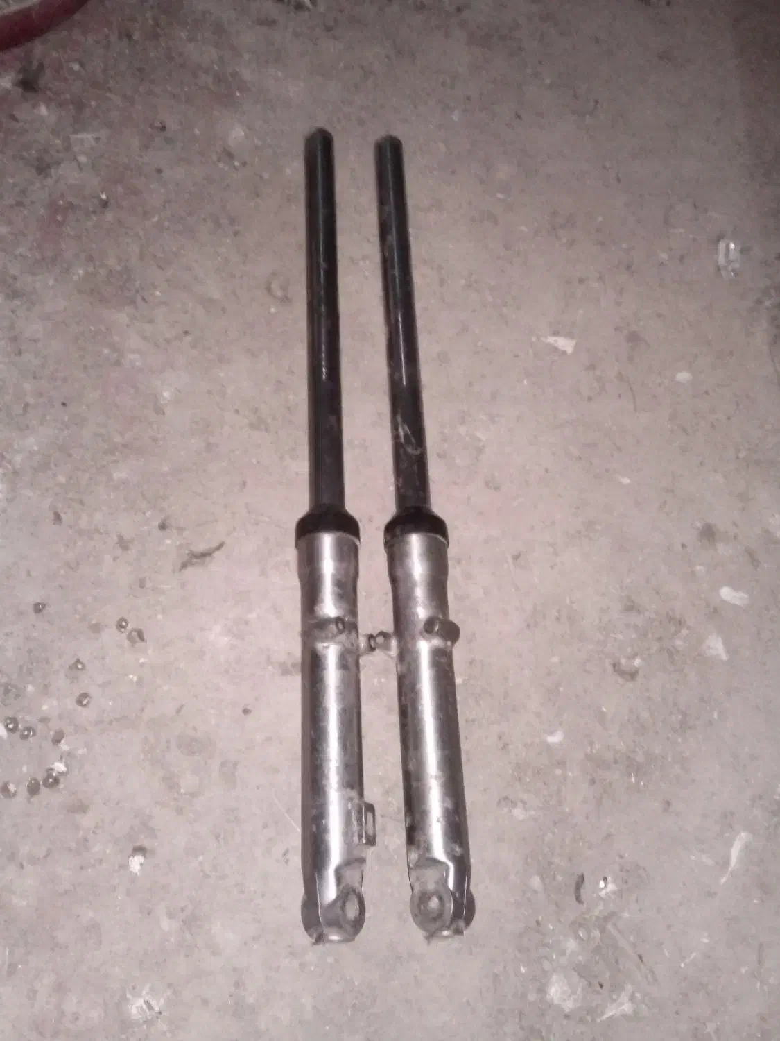 کمک هندا۱۲۵سالم دست دوم پمپ بادم دارم|قطعات یدکی و لوازم جانبی|قرچک, پویینک|دیوار