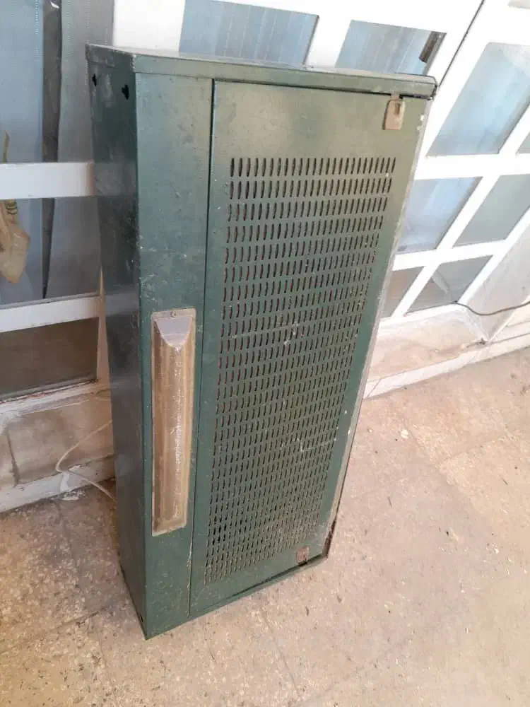 سینک وهود|آبچکان و نظمدهنده ظروف|شیراز, شیشهگری|دیوار