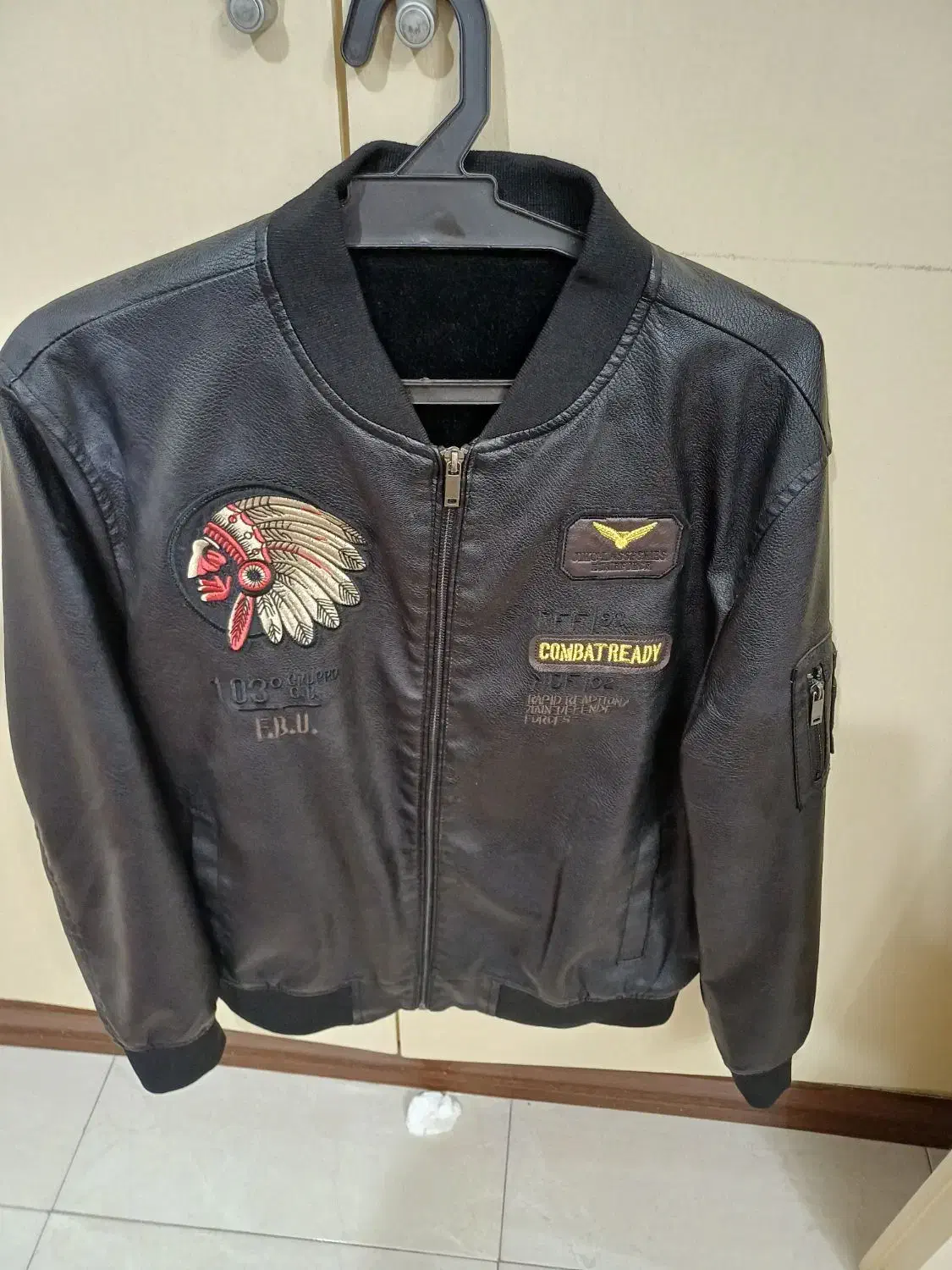 کاپشن نو|لباس|ری, دیلمان|دیوار