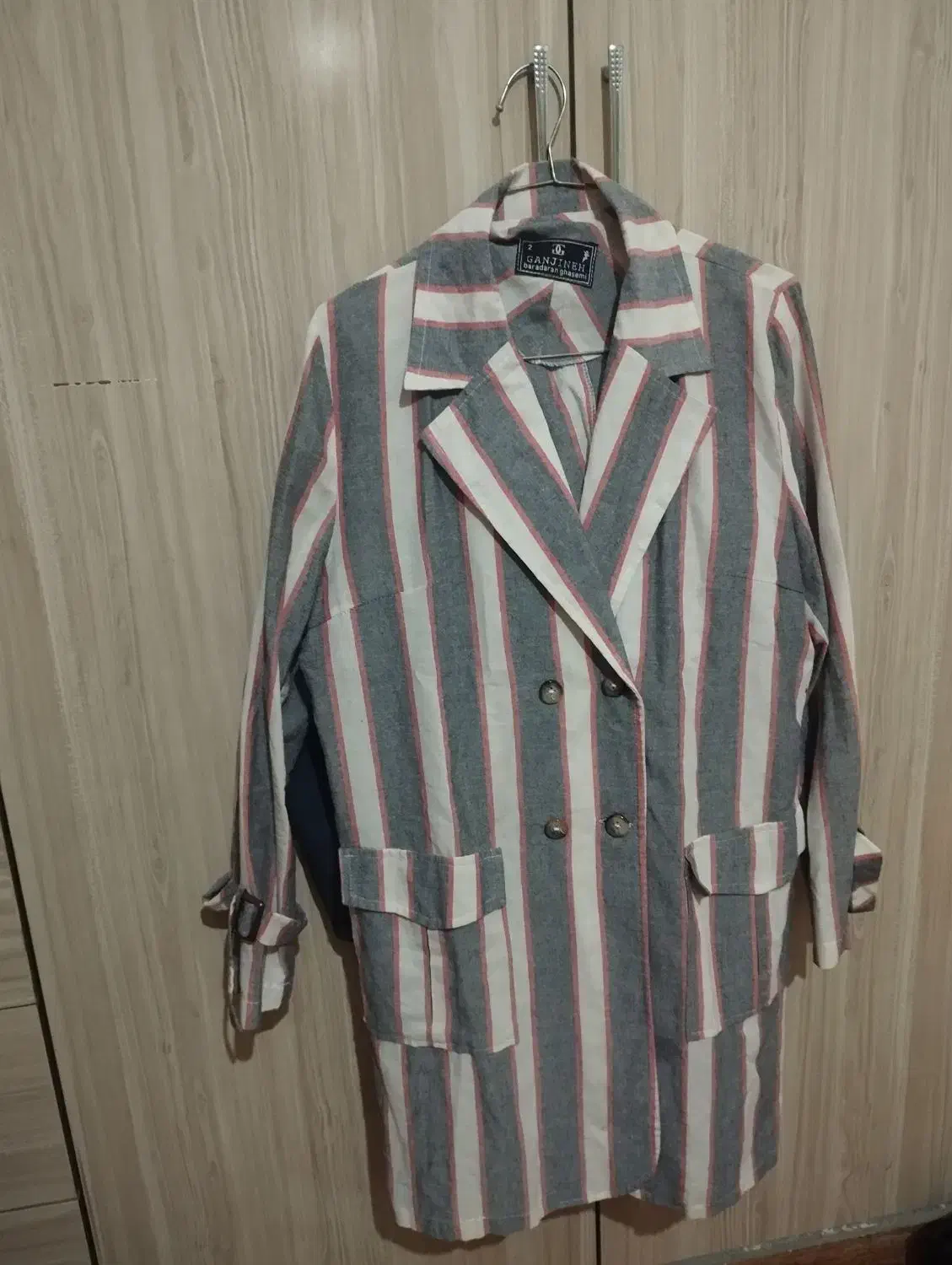 چند دست لباس در حد نو دارم هم مجلسی هم مانتو|لباس|قیدار, |دیوار