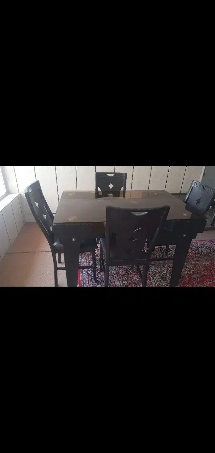 میز غذا خوری ۴ نفره|میز و صندلی غذاخوری|فلاورجان, |دیوار