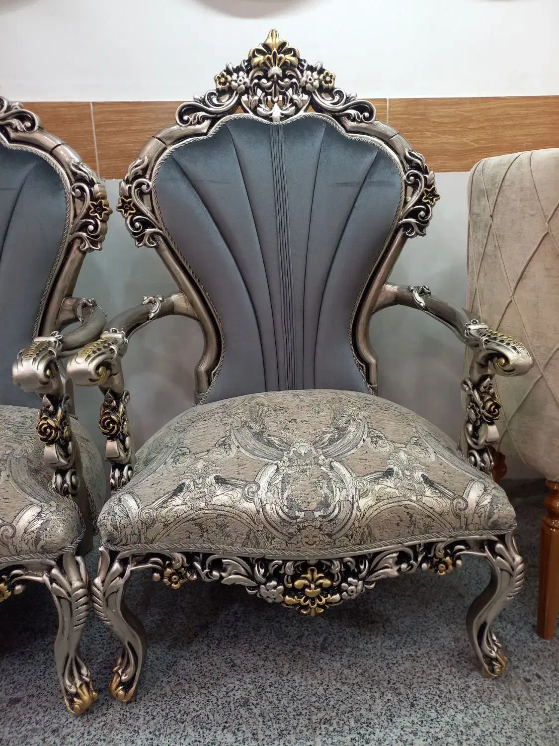 مبل ۹نفره گردوبا اقساط ۱۰|مبلمان خانگی و میز عسلی|خمینیشهر, |دیوار