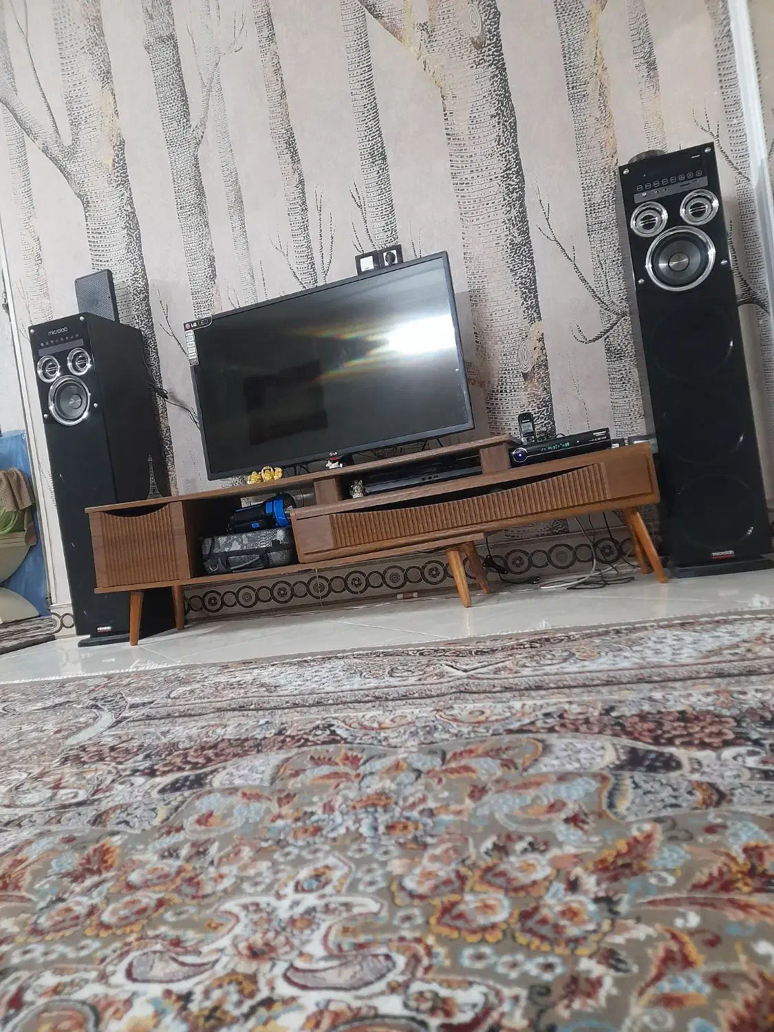 میز تلویزیون و میز وسط با هم ست کاملا سالم|میز تلویزیون|کوهسار (البرز), |دیوار