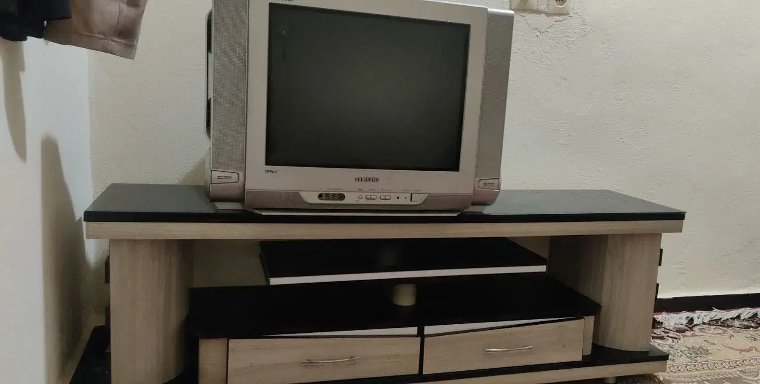 یک عدد اجاق گاز و تلوزیون و میزش ب فروش میرسد|اجاق گاز و لوازم برقی پخت‌وپز|حاجی آباد, |دیوار