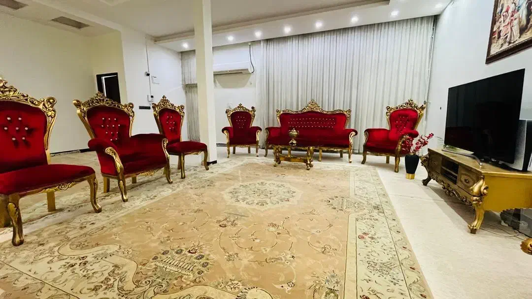 مبلمان و میز ناهار خوری سلطنتی|مبلمان خانگی و میز عسلی|دوگنبدان, |دیوار