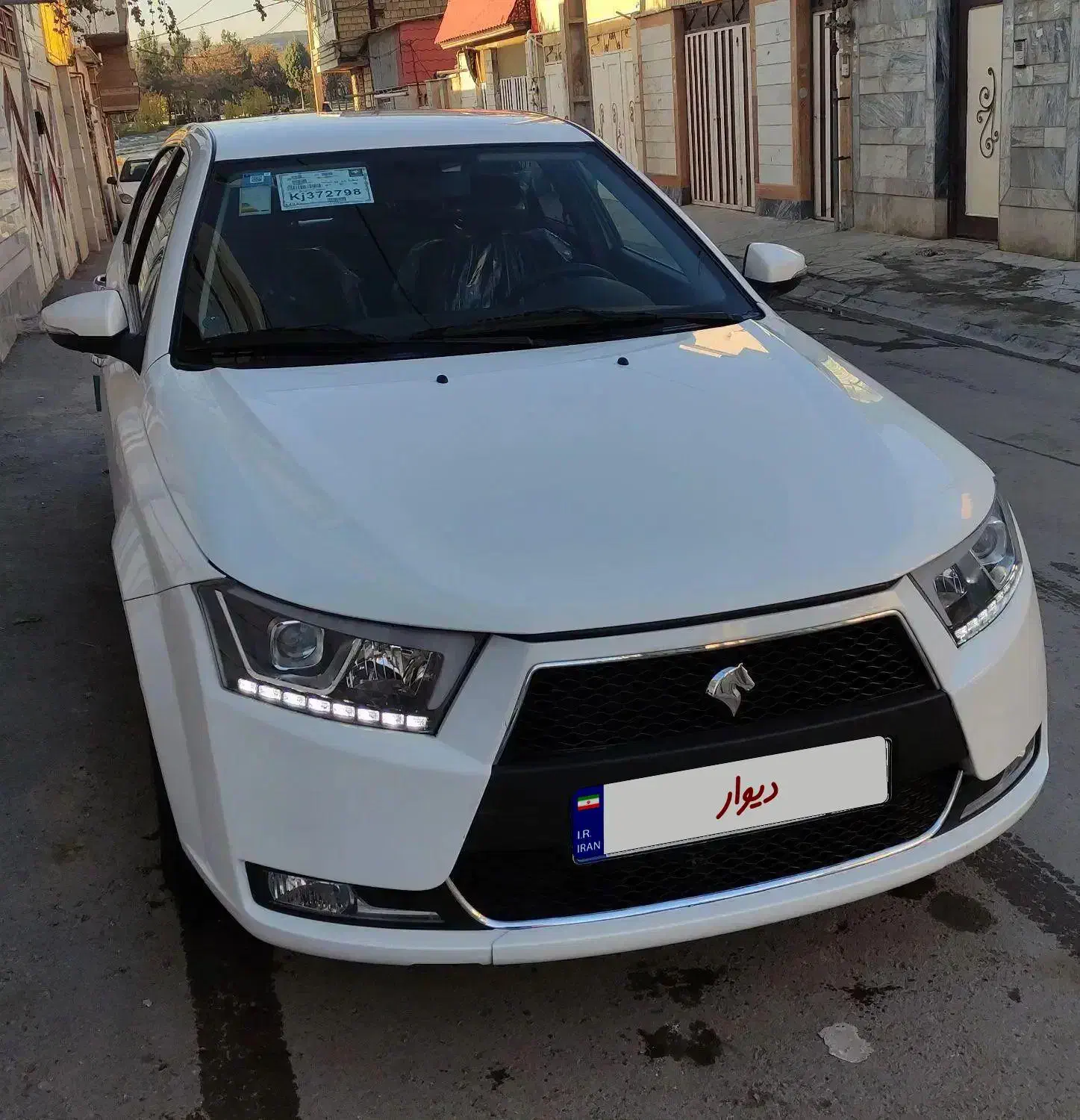 دنا پلاس مدل402|خودرو سواری و وانت|بروجرد, |دیوار