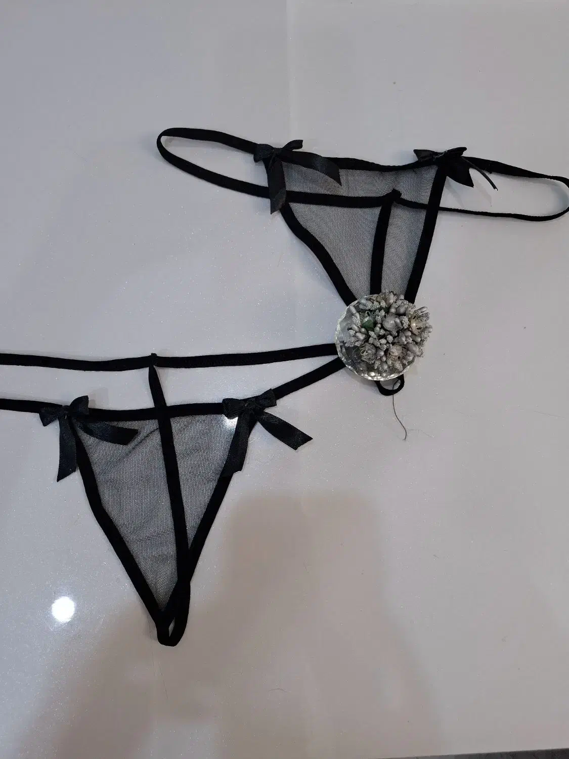 لباس زیر زنانه|لباس|شاهین‌شهر, شهرک هشت بهشت|دیوار