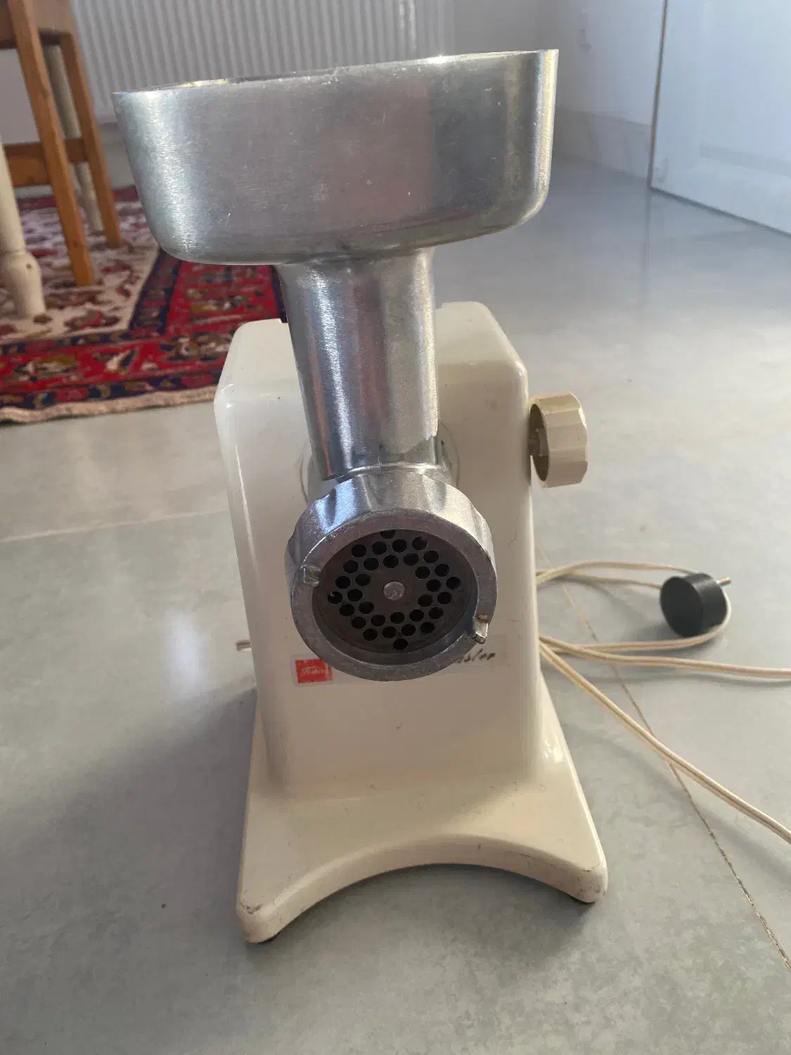 چرخ گوشت|خردکن، آسیاب، غذاساز|آکند, |دیوار