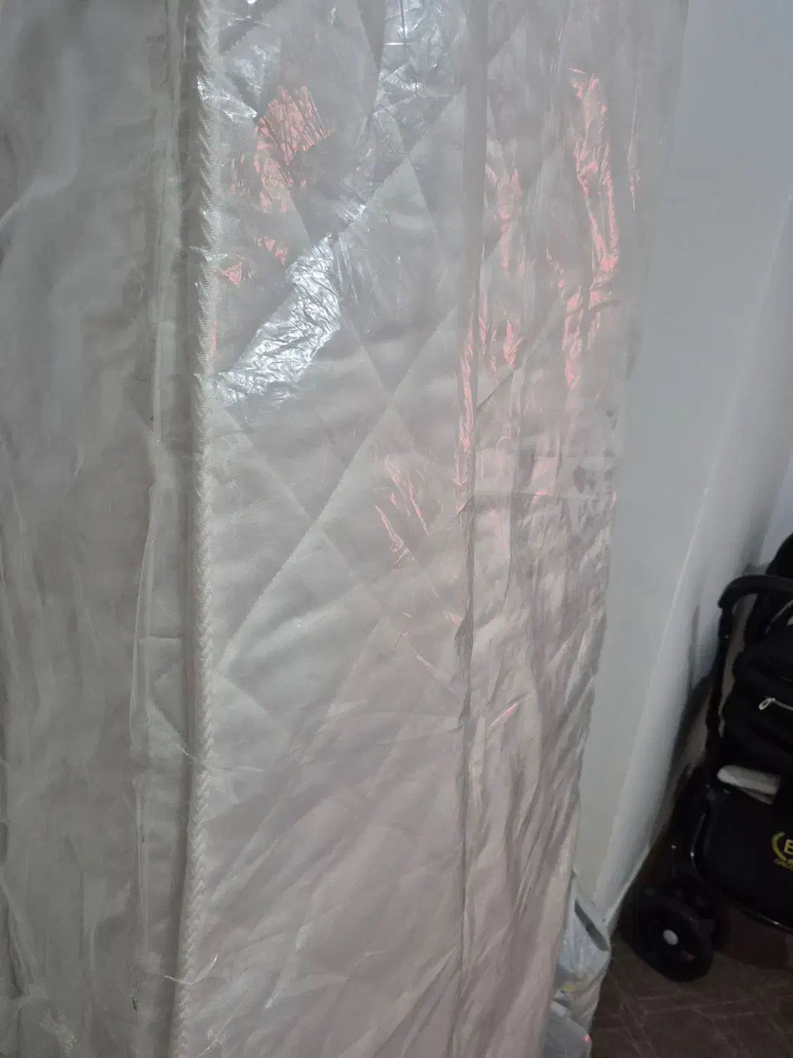 تشک نوجوان|تشک تختخواب|مشکین‌دشت, |دیوار