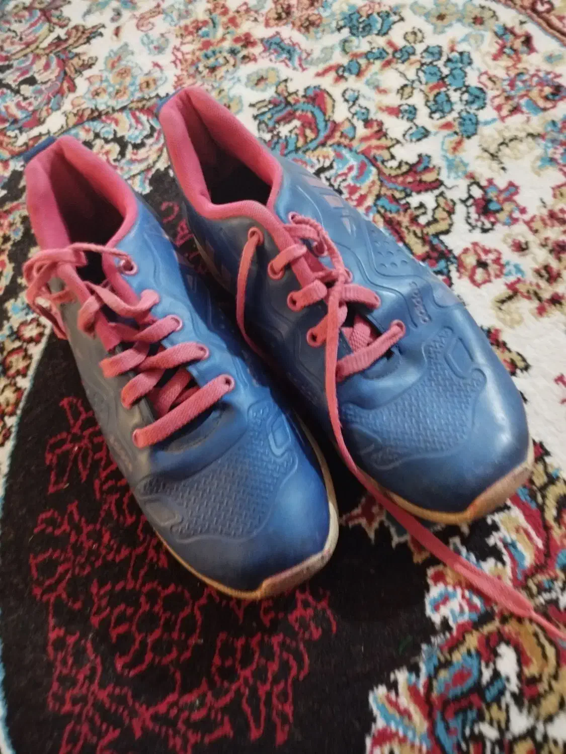 سه جفت کفش|کیف، کفش، کمربند|یاسوج, |دیوار