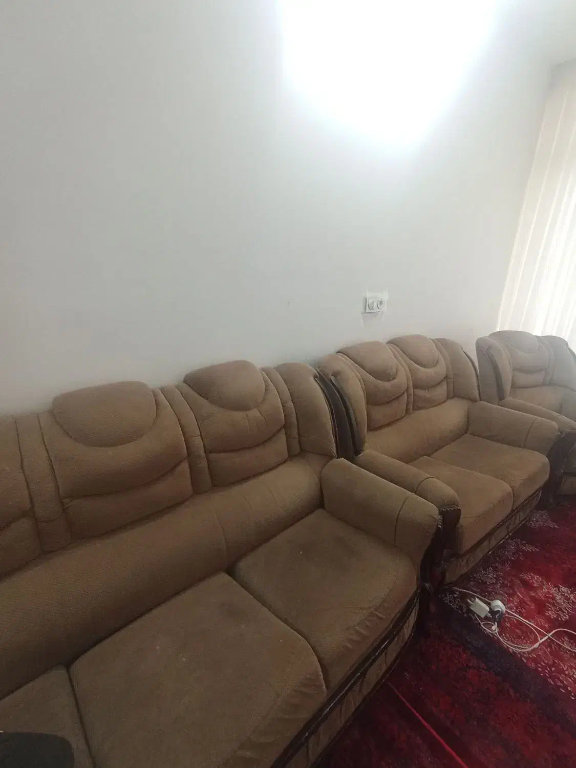 یک دست مبل هفت نفره به فروش میرسد|مبلمان خانگی و میز عسلی|تربتحیدریه, باغ سلطانی|دیوار