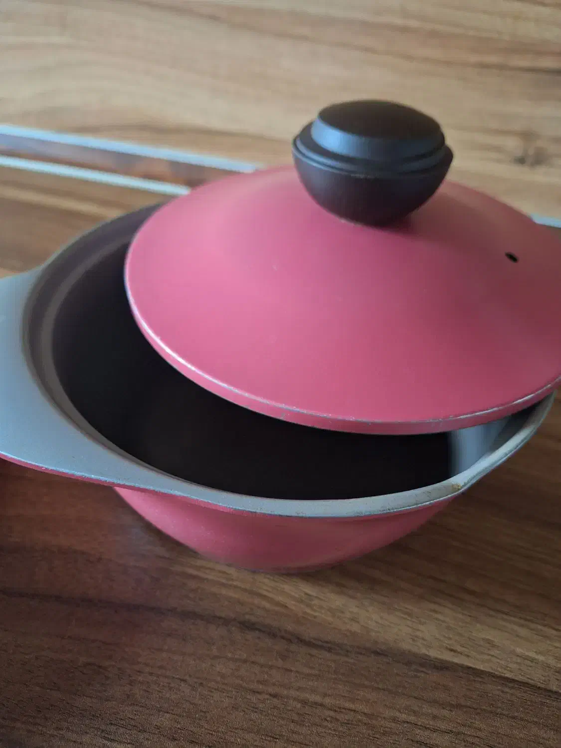 قابلمه چدن و رویی|ظروف پخت‌وپز|گرگان, |دیوار