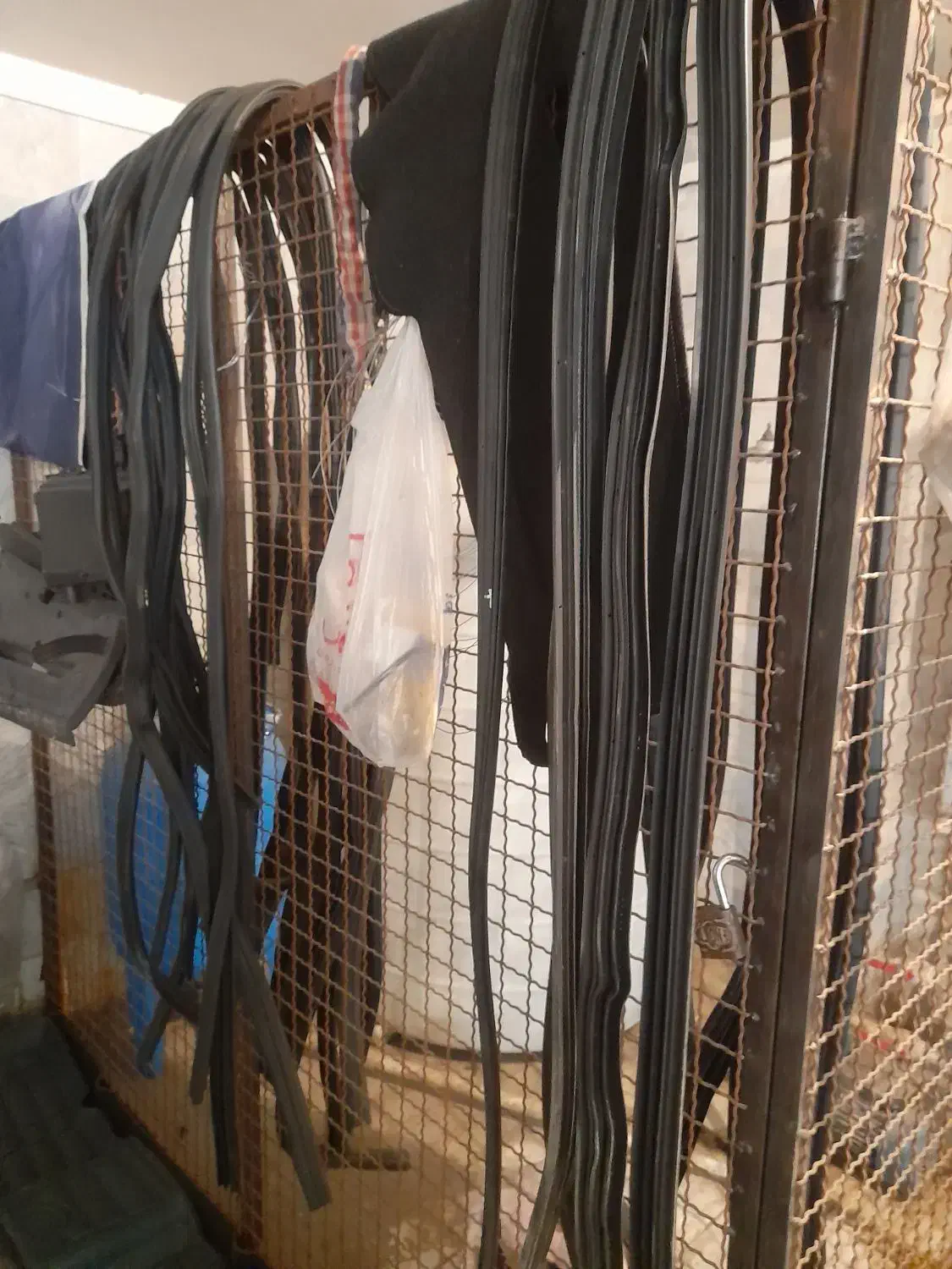 جلو پنجره برف پا کن ال۹۰ پلاس|قطعات یدکی و لوازم جانبی|ری, دولت‌آباد|دیوار