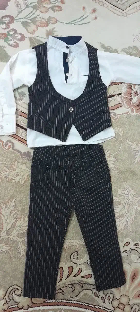 ۳ دست لباس بچه گانه|کفش و لباس بچه|قم, چهل درخت|دیوار