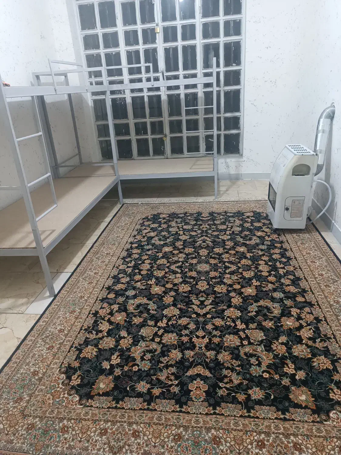 خوابگاه دخترانه تاچارا|اجارهٔ کوتاه‌مدت آپارتمان و سوئیت|شیراز, دینکان|دیوار