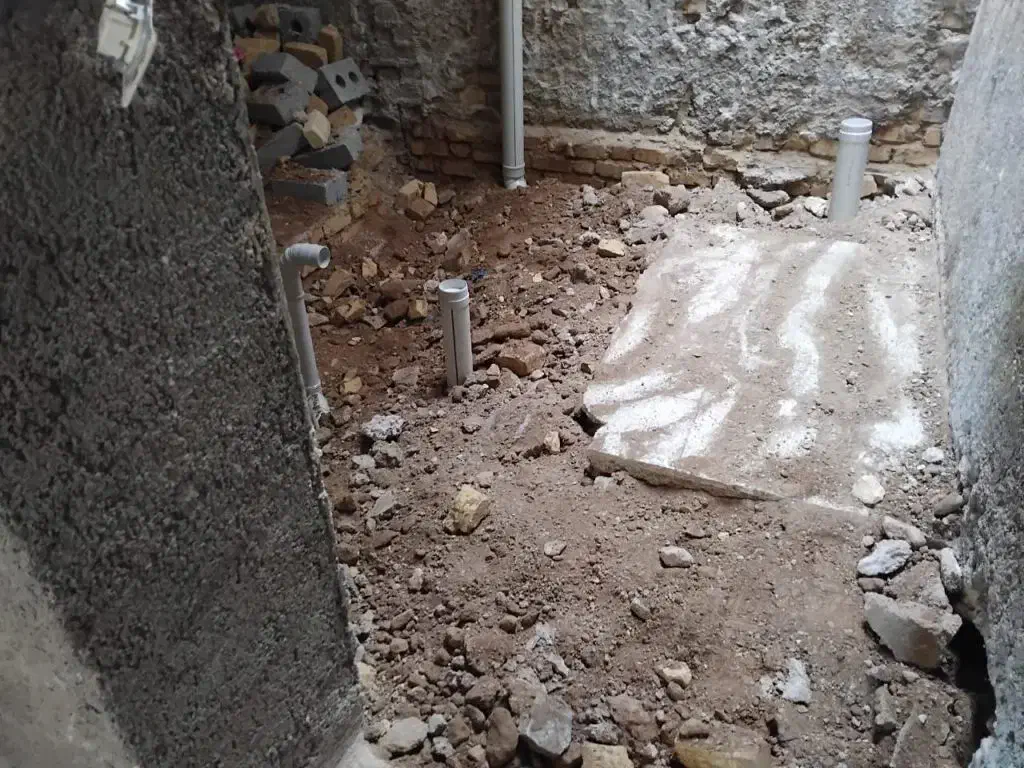 خاک برداری و تخریب و کنده کاری|خدمات پیشه و مهارت|بوکان, |دیوار