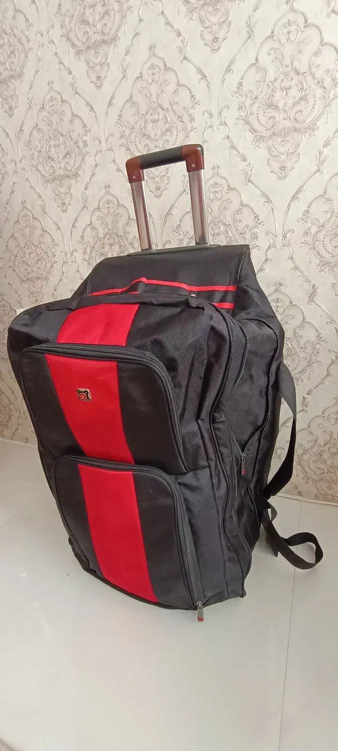 چمدان بزرگ خارجی|کیف، کفش، کمربند|مشهد, جاهد شهر|دیوار