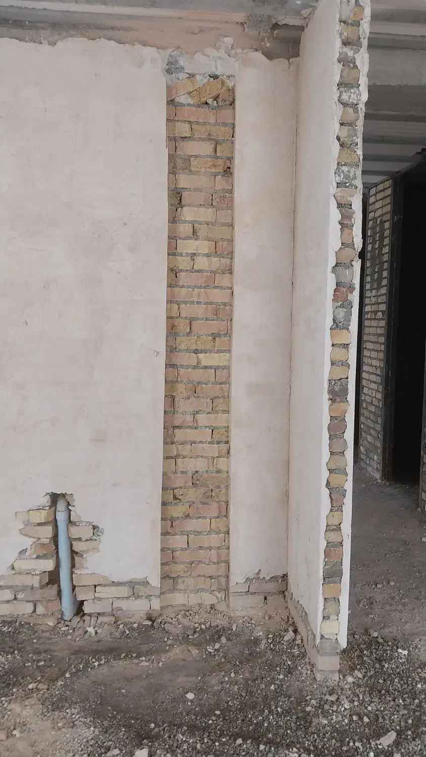 شیارزنی وکنده کاری سیم کشی و لوله کشی و سوراخکاری|خدمات پیشه و مهارت|ارومیه, |دیوار