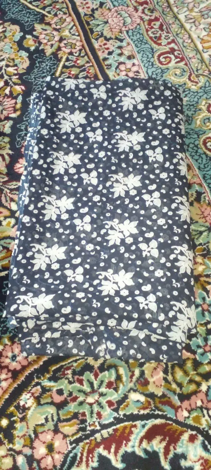 چادر رنگی و مشکی|لباس|گلبهار, شهر جدید گلبهار|دیوار