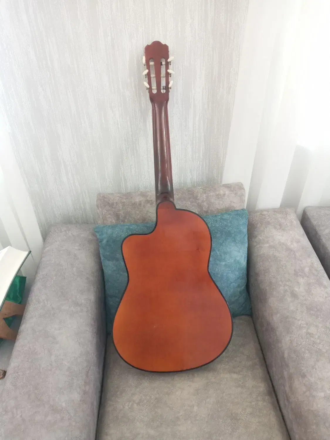 فروش گیتار کلاسیک|گیتار، بیس، امپلیفایر|امیرکلا, |دیوار