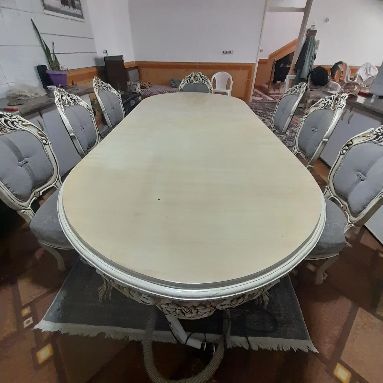 مبل سلطنتی ۸ نفره همراه با میز ناهار خوری ۸ نفره|مبلمان خانگی و میز عسلی|خمینی‌شهر, |دیوار