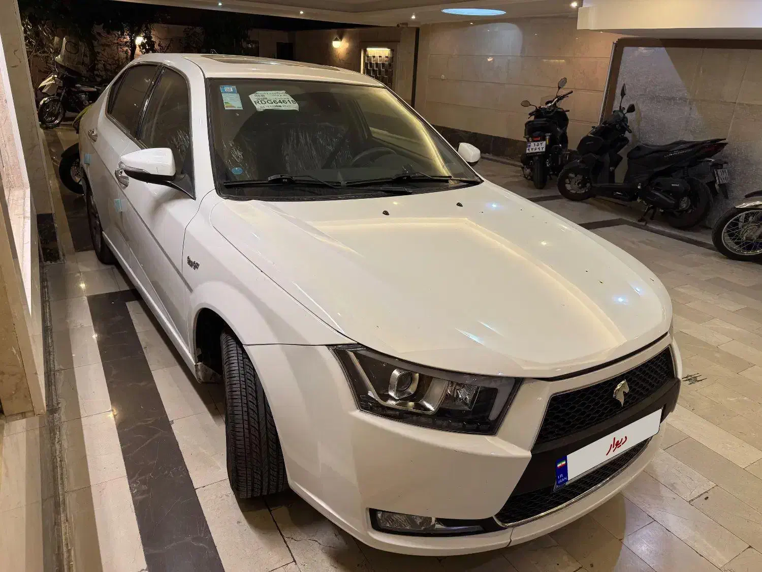 ماشین دنا پلاس توربو اتومات سفید|خودرو سواری و وانت|تهران, تاکسیرانی|دیوار