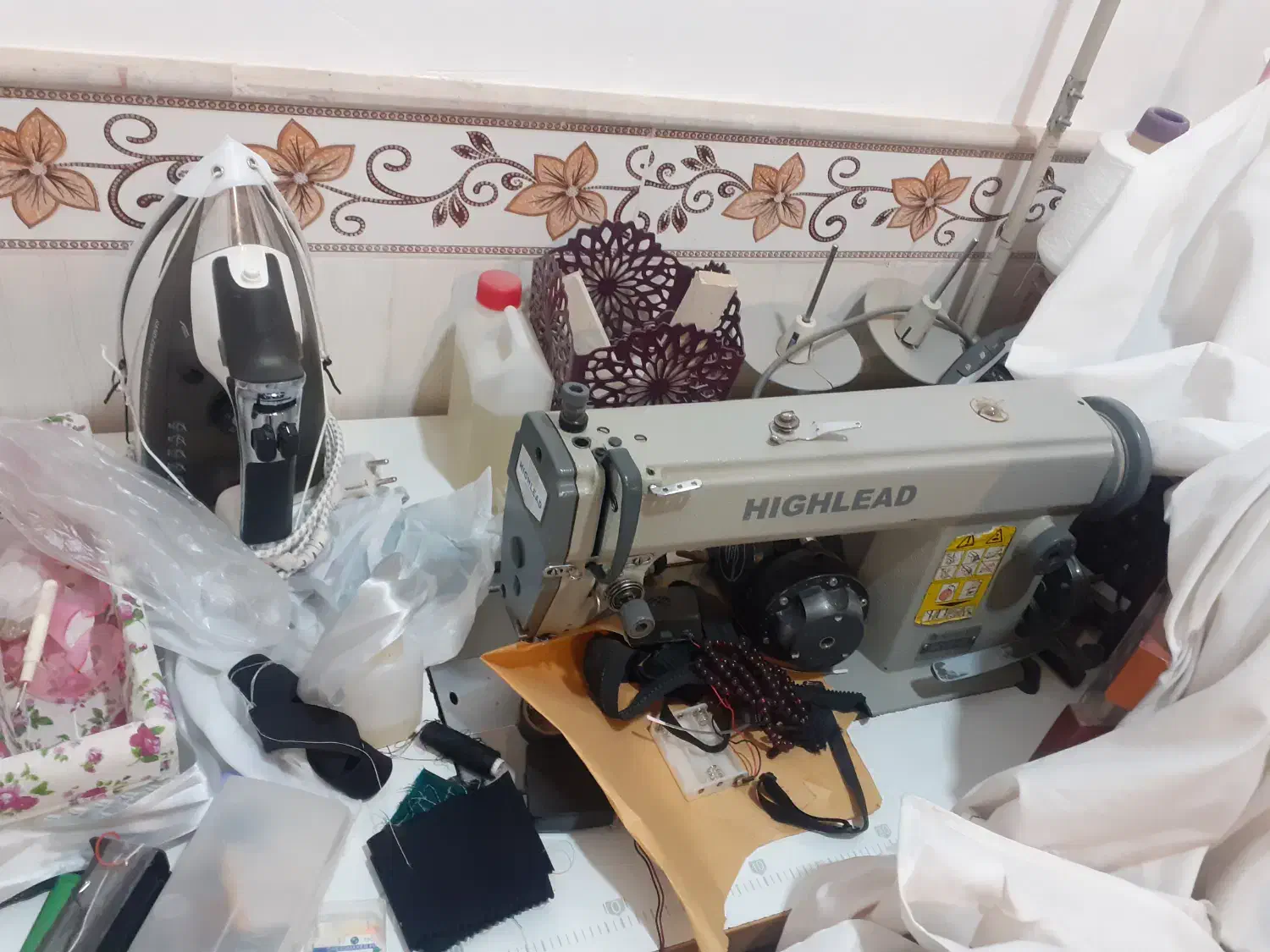 سردوز و چرخ خیاطی دینام بزرگ|چرخ خیاطی و ریسندگی|فامنین, |دیوار