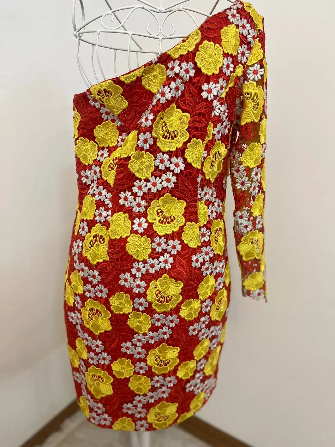 لباس مجلسی|لباس|قم, باجک یک|دیوار