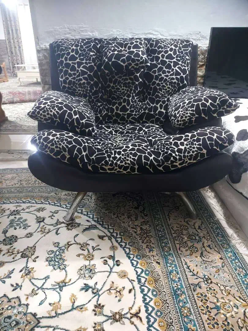 مبل ۷ نفره در حد نو|مبلمان خانگی و میز عسلی|عباسآباد, |دیوار