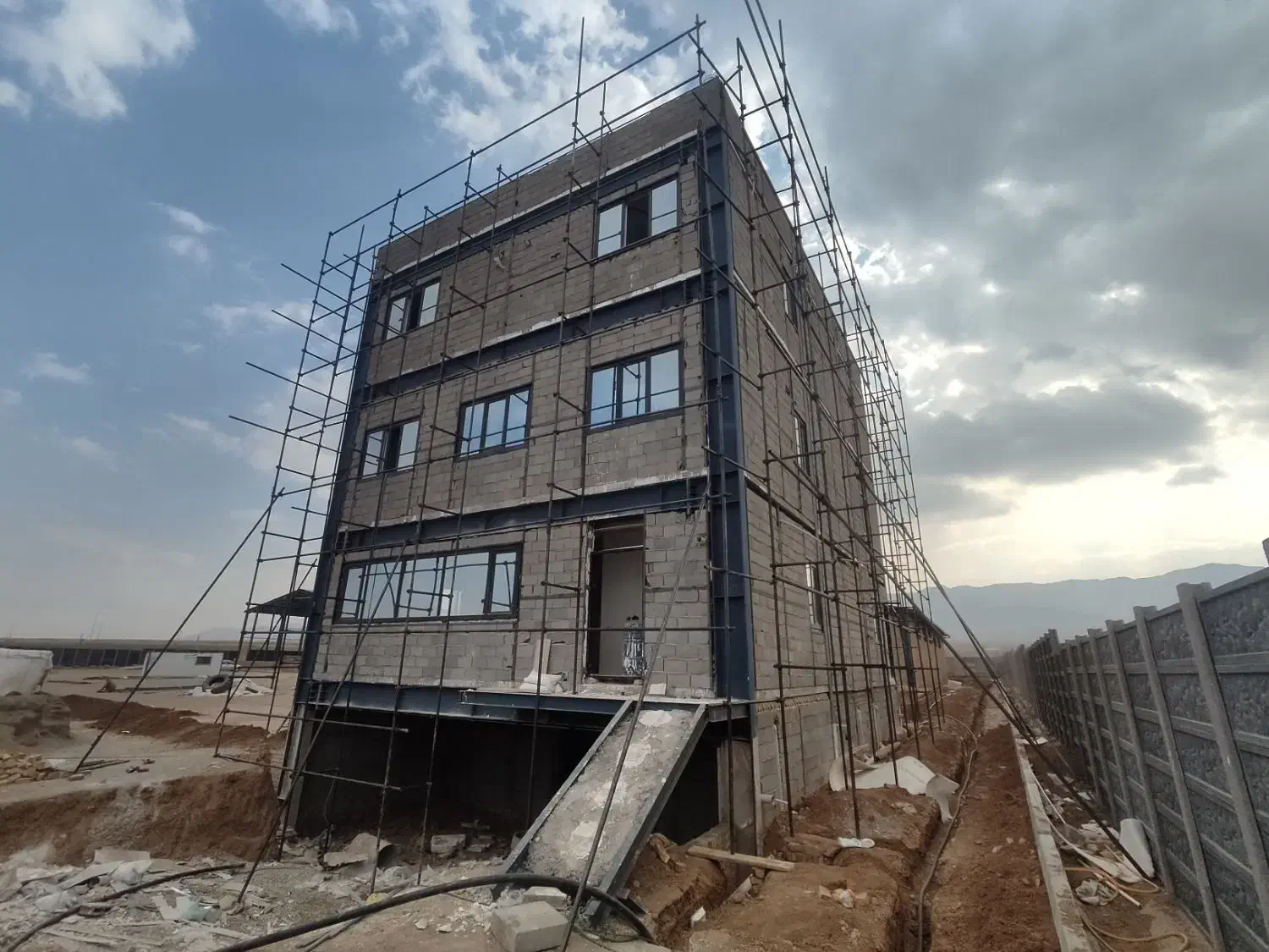 داربست فلزی عباسی فرد|خدمات پیشه و مهارت|هشتگرد, هشتگرد قدیم|دیوار