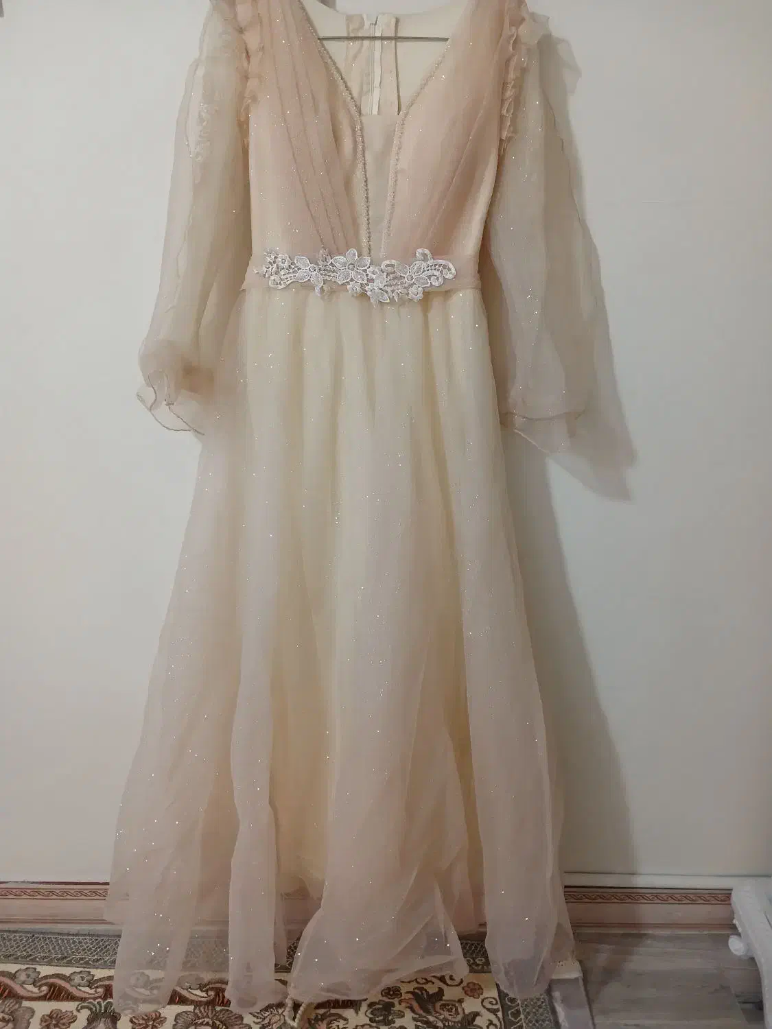 لباس مجلسی|لباس|شهریار, شهریار|دیوار