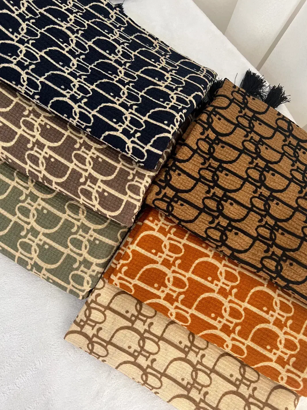 شال طرحدار منگوله دار|لباس|صفادشت, |دیوار