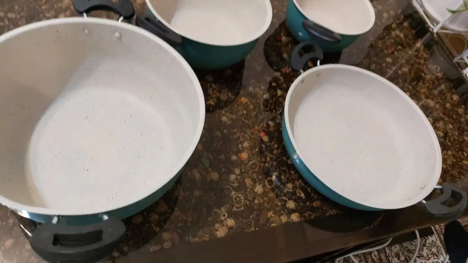 قابلمه|ظروف پخت‌وپز|سنندج, |دیوار