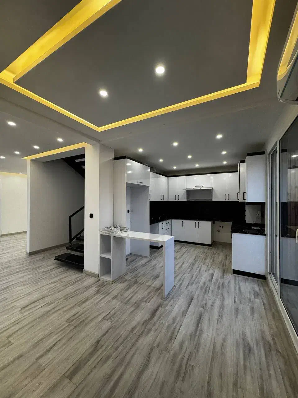 ویلاشهرکی استخردار/برج طاووس منطقه آزاد/زیباکنار|فروش خانه و ویلا|رشت, گلسار|دیوار