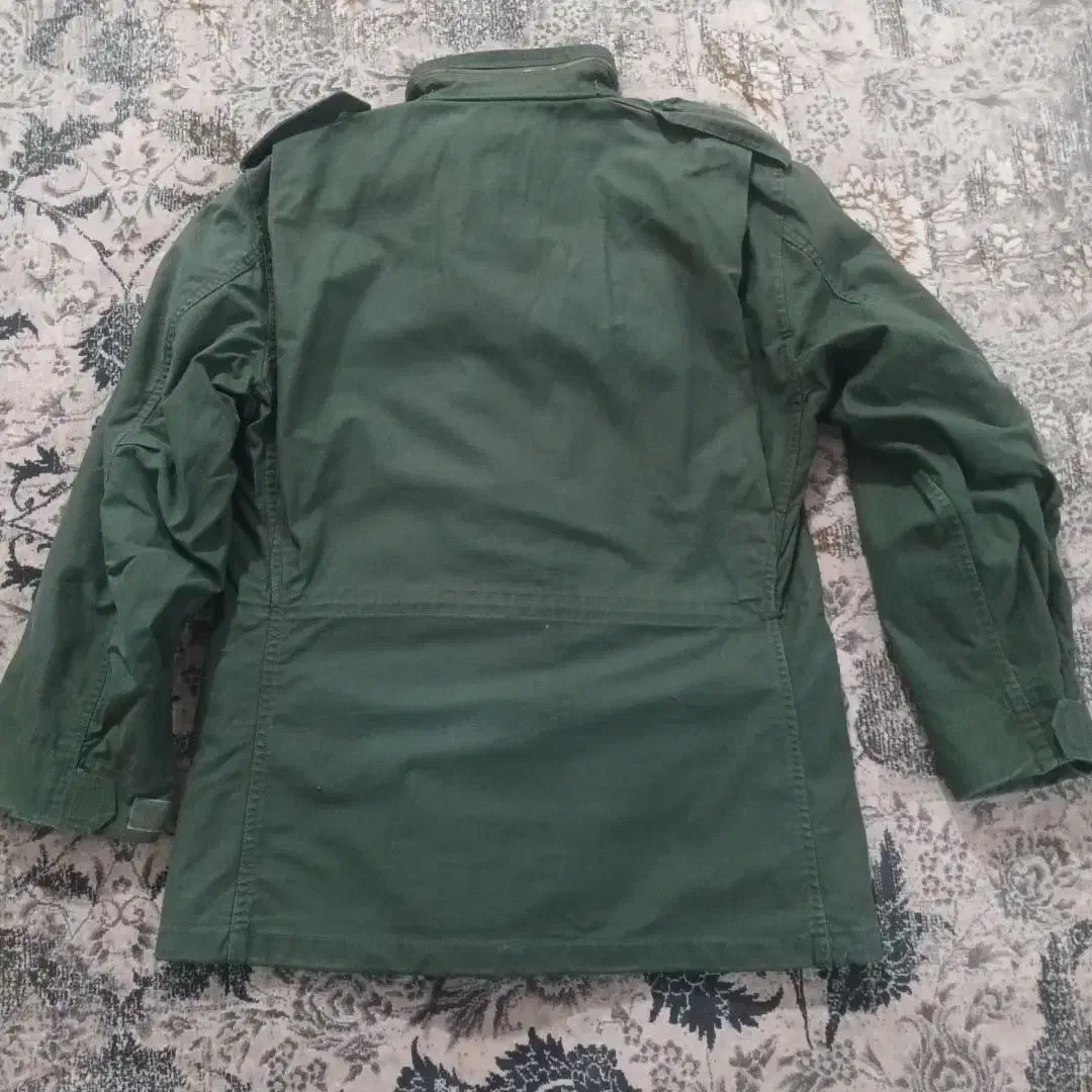 اورکت آمریکایی آلفا|لباس|آمل, |دیوار