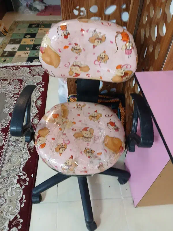 میزو صندلی|میز تحریر و کامپیوتر|رشت, باهنر|دیوار