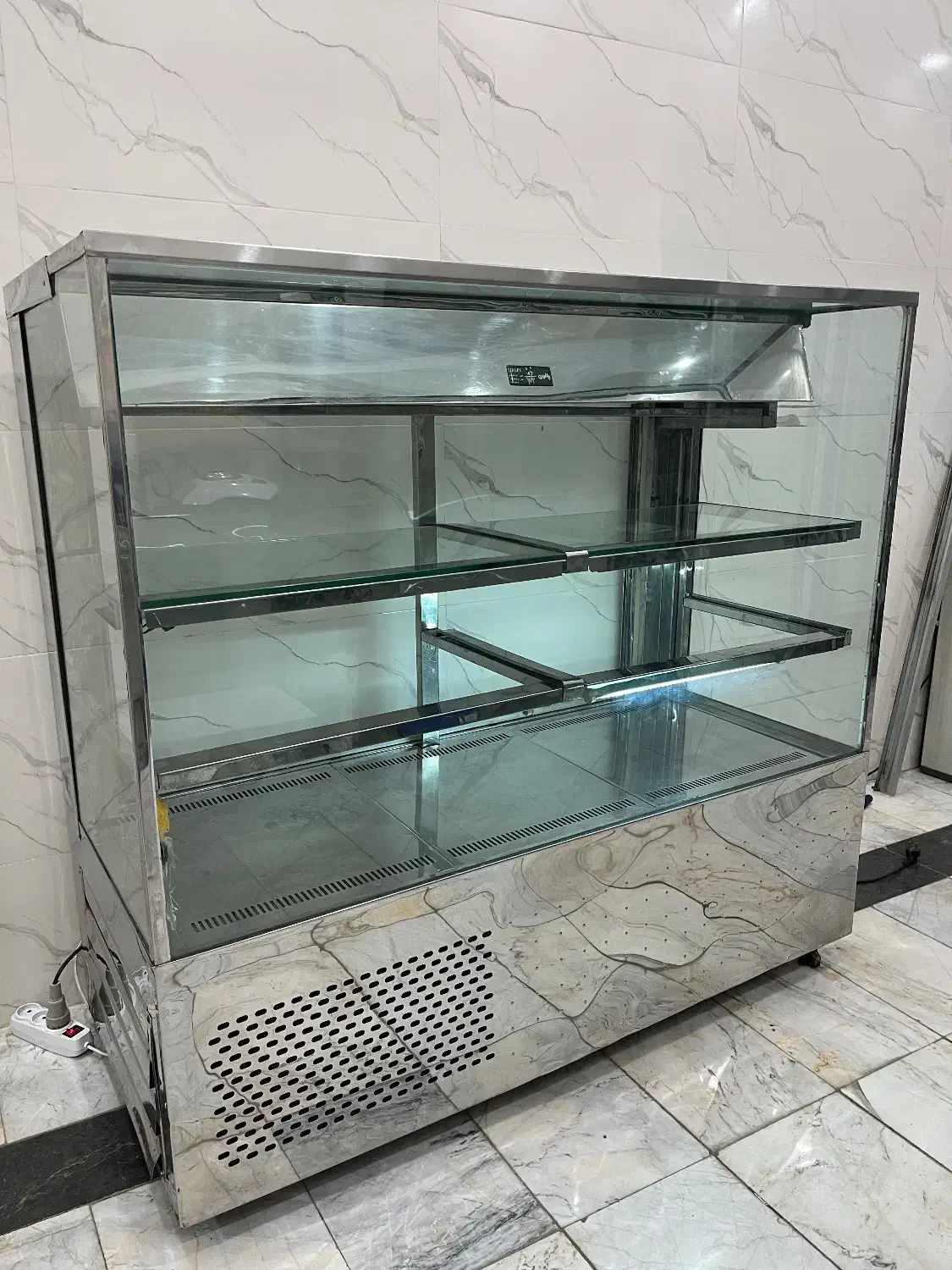 یخچال ویترینی مکعبی مدل آکواریومی|فروشگاه و مغازه|تهران, شهرک ابوذر|دیوار