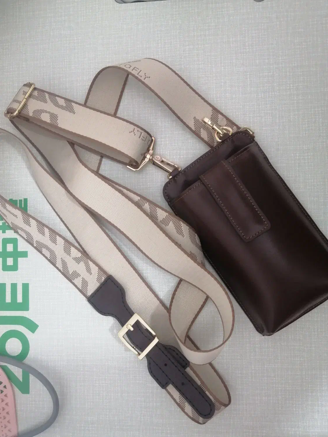 کیف و کمر|کیف، کفش، کمربند|نقده, |دیوار