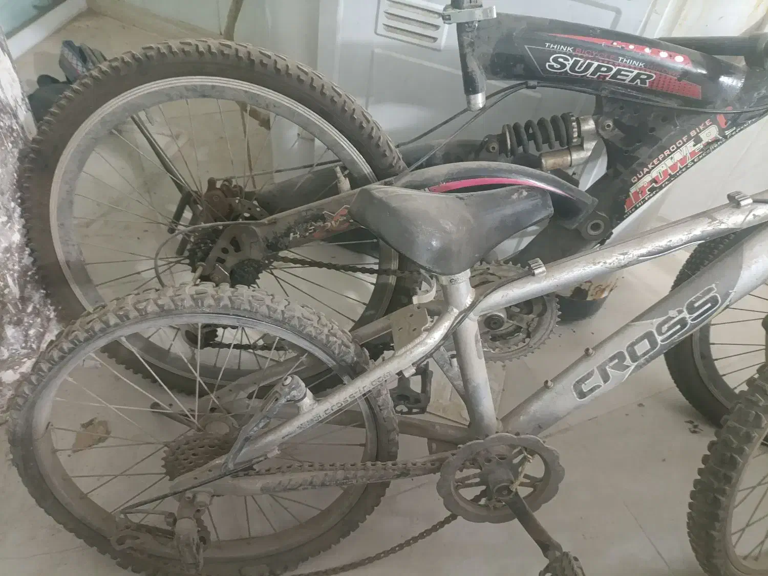 دو عدد دوچرخه۲۴و۲۰|دوچرخه، اسکیت، اسکوتر|سنگدوین, |دیوار