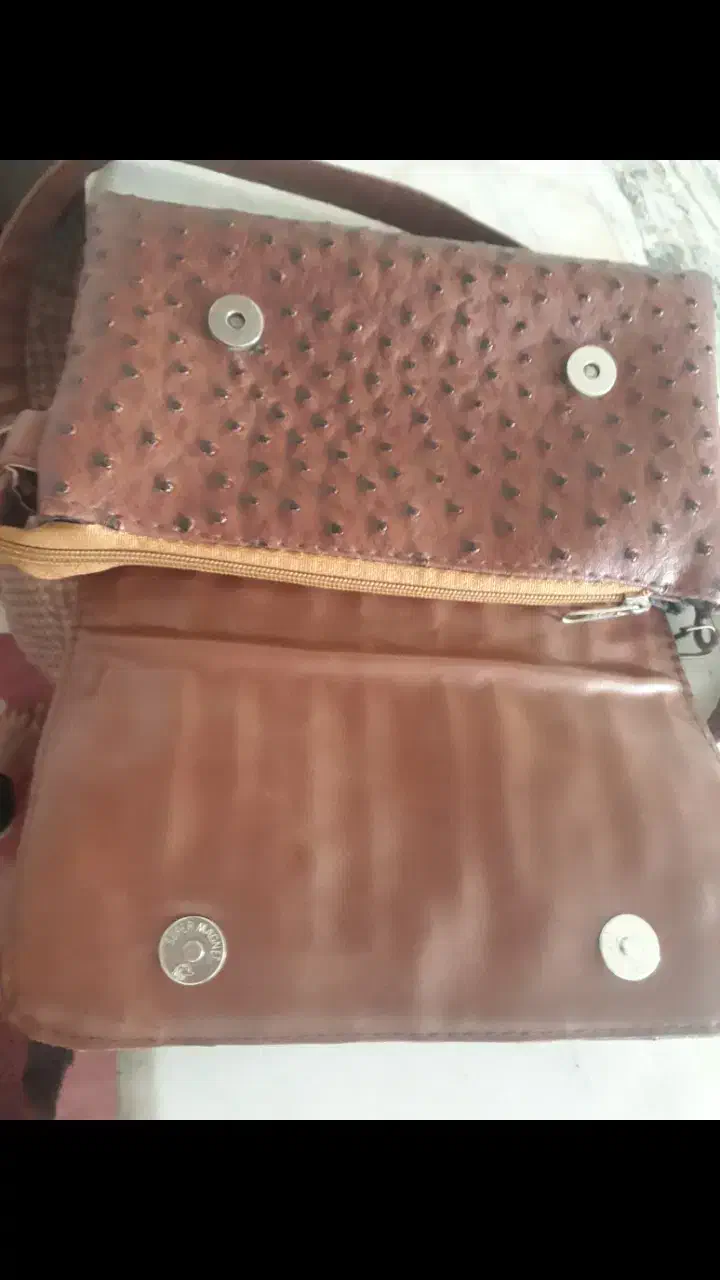 کیف چرم اویز دار|کیف، کفش، کمربند|پاکدشت, حصار امیر|دیوار