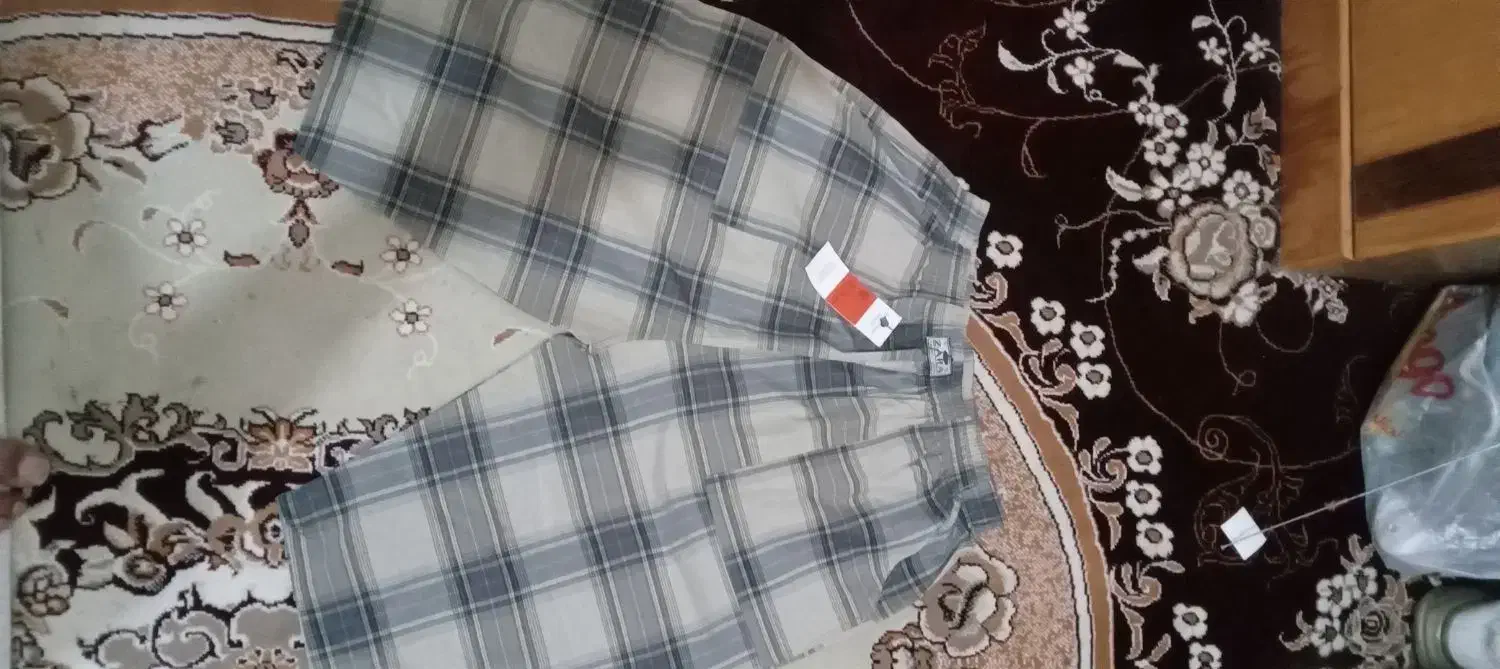 شلوارک|لباس|شاهینشهر, خانه کارگر|دیوار