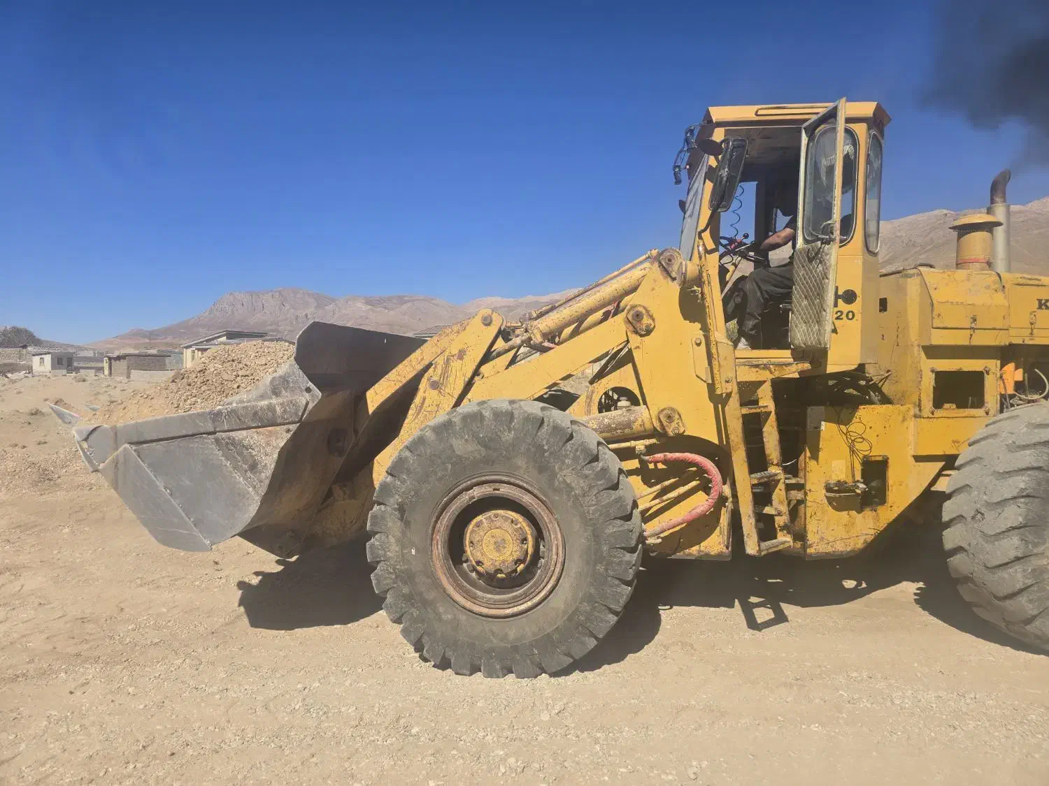 لودر کوماتسو ۱۲۰|خودرو سنگین|صمصامی, |دیوار