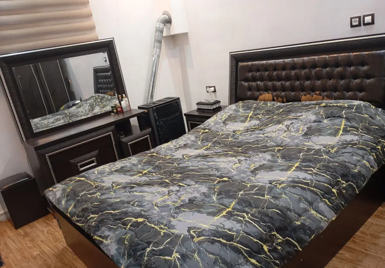 تخت خواب دو نفره|تخت و سرویس خواب|مرند, |دیوار