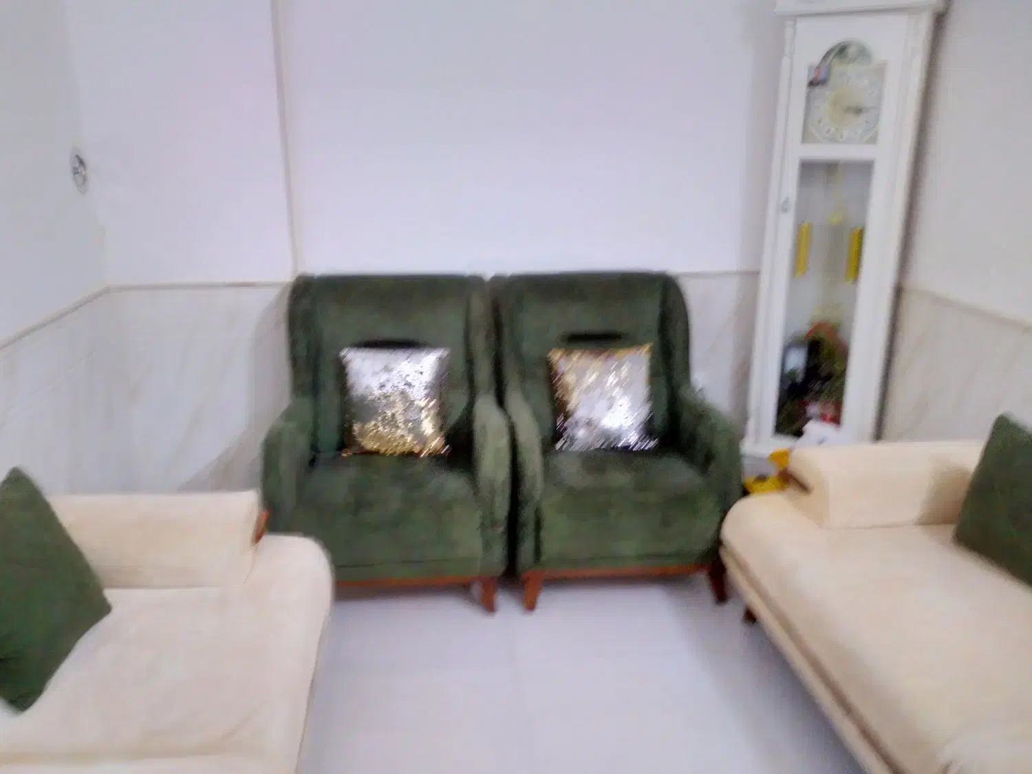 مبل هفت نفره تمیز و سالم  بدون شکستگی|مبلمان خانگی و میز عسلی|نیشابور, خیام|دیوار