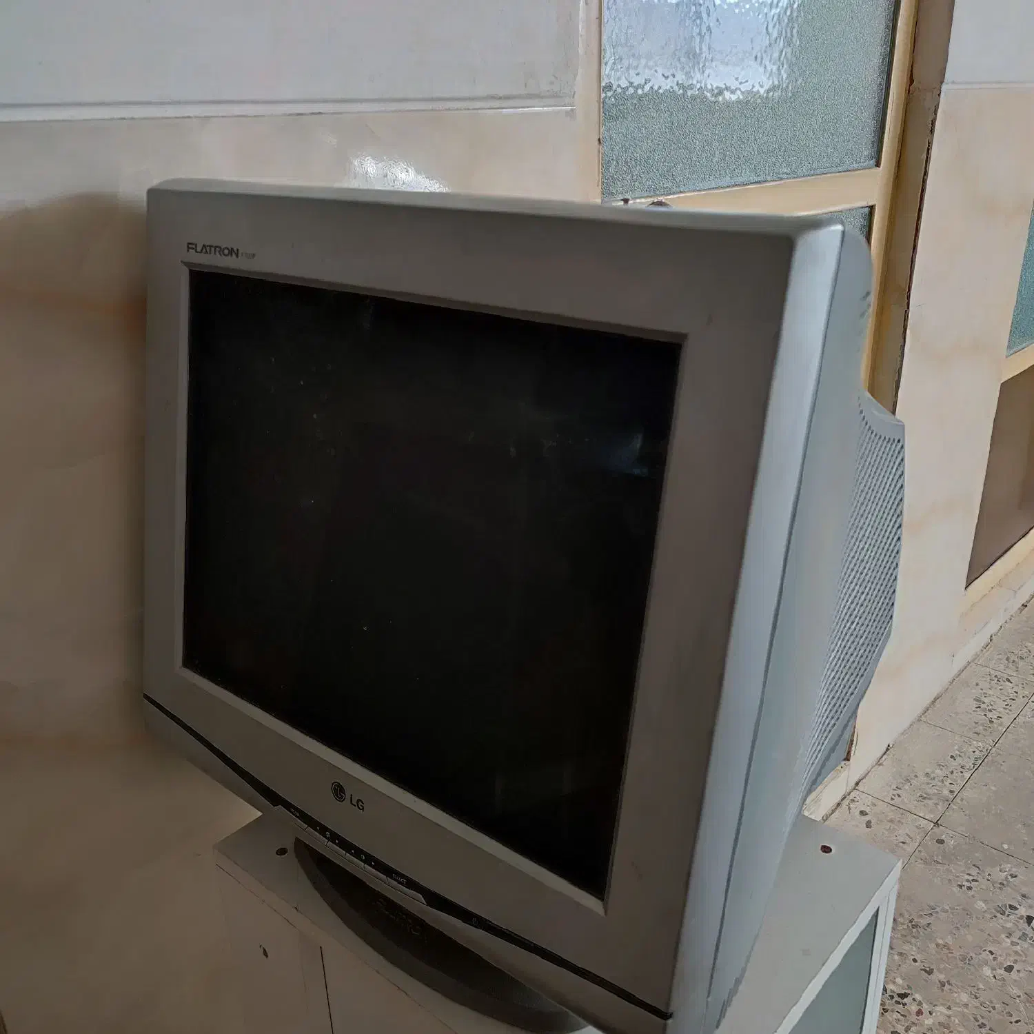 کامپیوتر + مانیتور + کیبرد + موس|رایانه رومیزی|ازنا, |دیوار