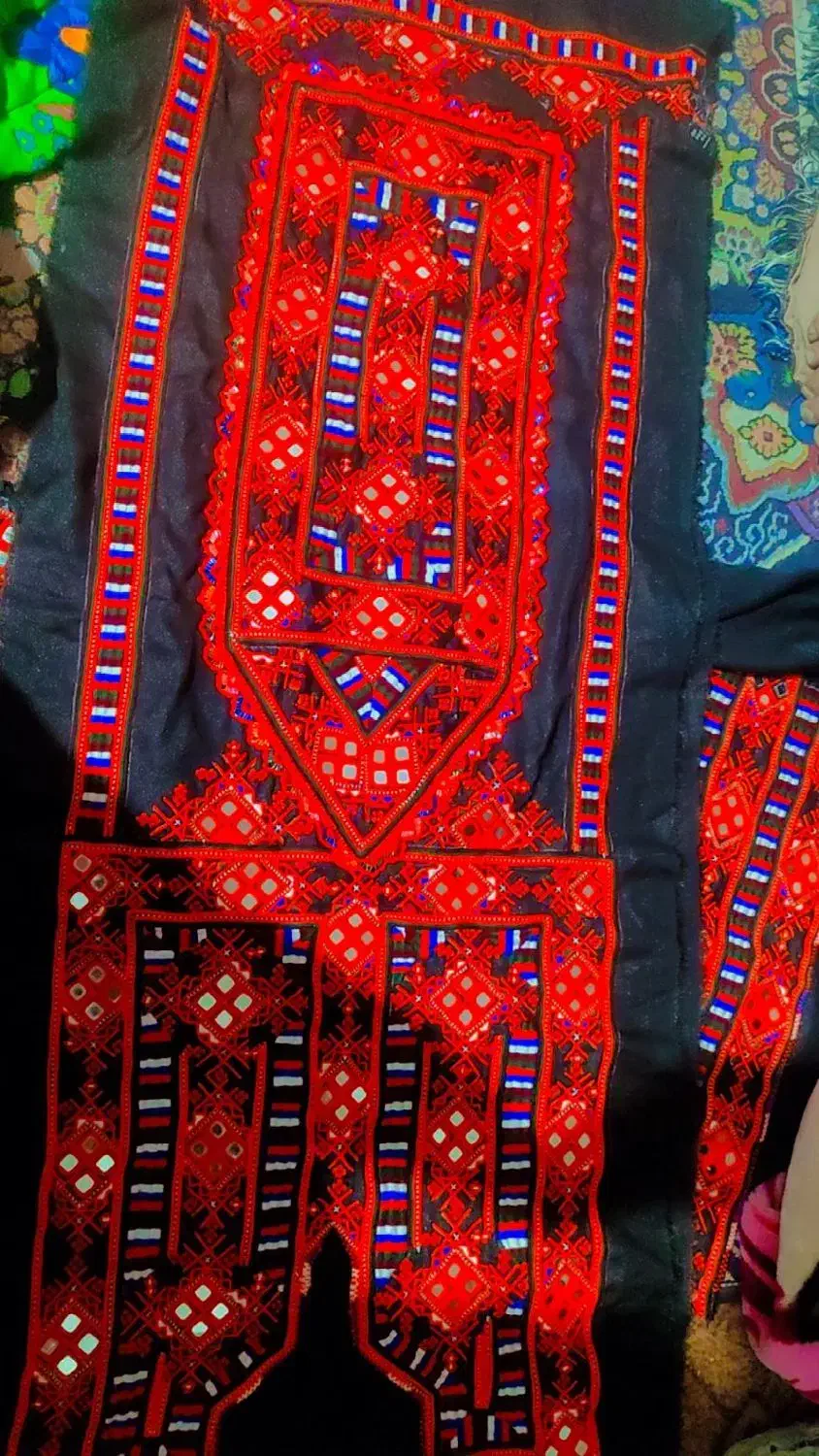 لباس دست دوزفروشی|لباس|کهنوج, |دیوار