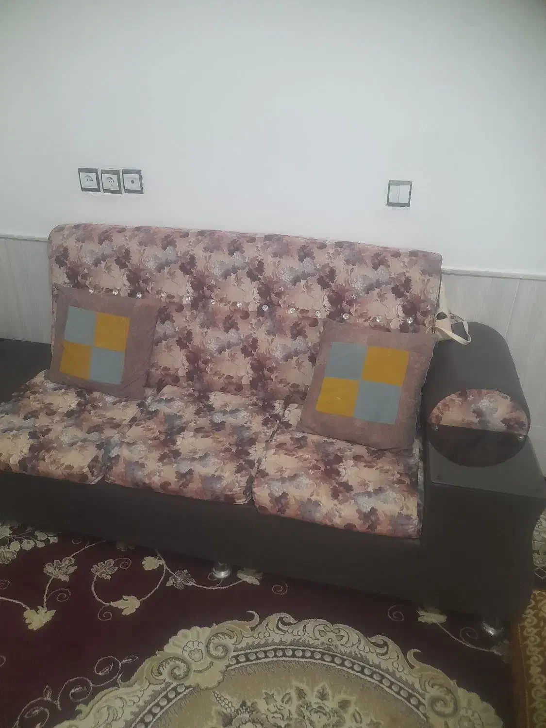 مبل در حد نو سالم و تمیز...|مبلمان خانگی و میز عسلی|اسحاق آباد, |دیوار